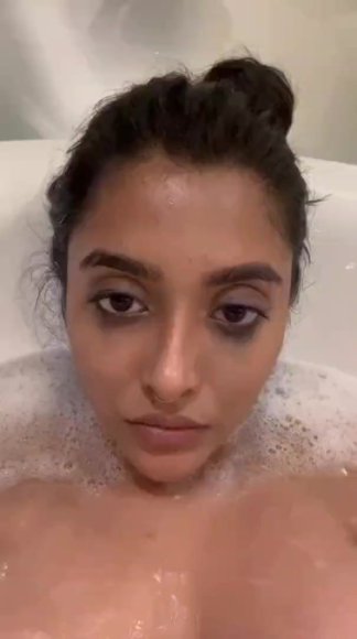 /OTT Actress Thea Dsuuza Nude Bubble Bath Video.mp4